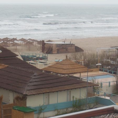 Gabrielle Apartment Summerland Mamaia Exterior foto