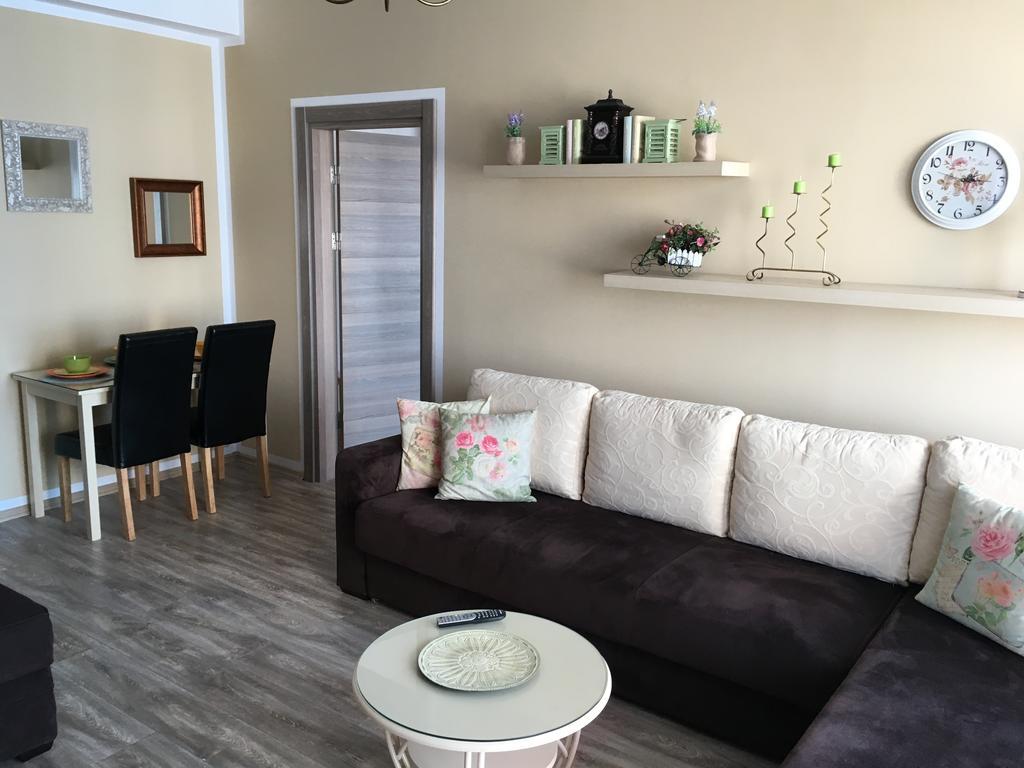 Gabrielle Apartment Summerland Mamaia Exterior foto
