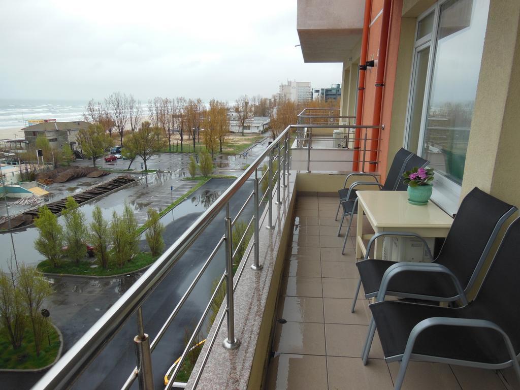 Gabrielle Apartment Summerland Mamaia Exterior foto
