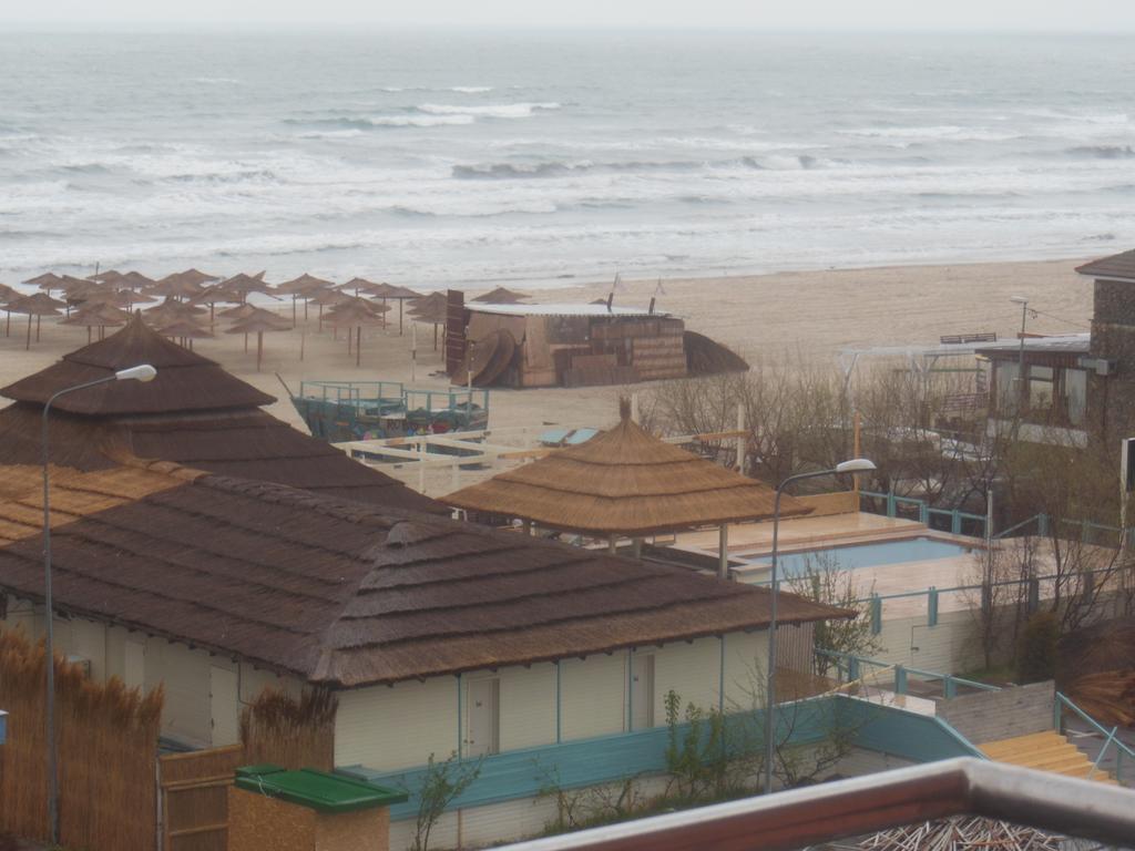 Gabrielle Apartment Summerland Mamaia Exterior foto