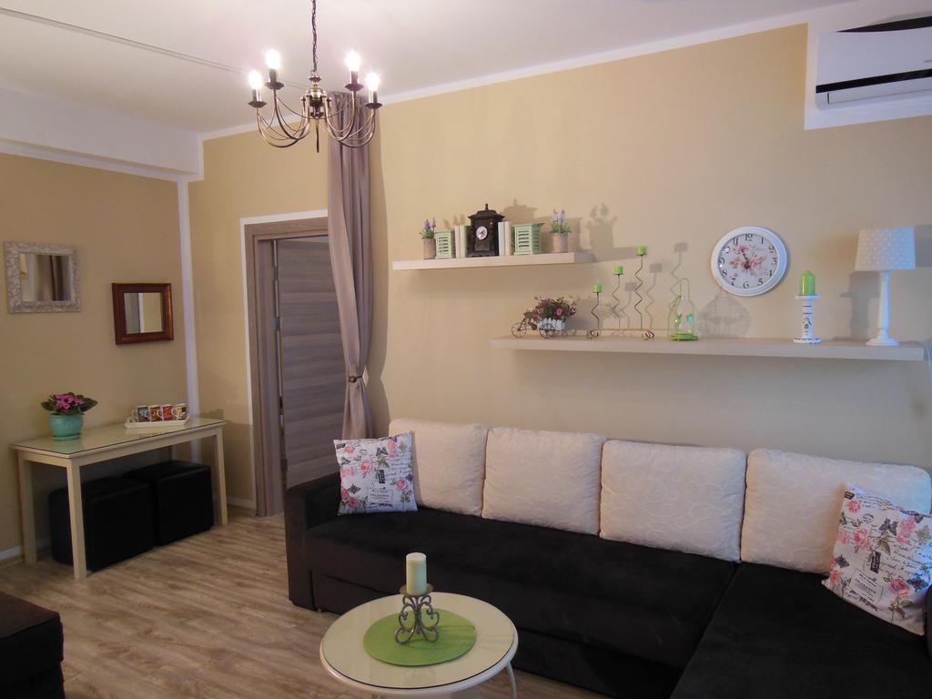 Gabrielle Apartment Summerland Mamaia Exterior foto